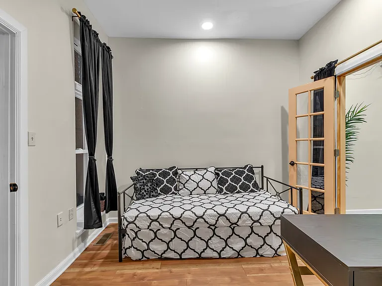 810 Broadway #2 — Photo 9