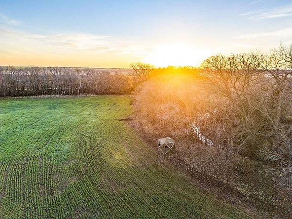 5th image of E 1910th Rd