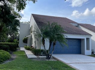 40 Edinburgh Dr, Palm Beach Gardens, FL 33418