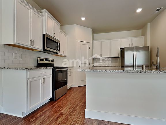 5th image of 1427 92nd Way SE