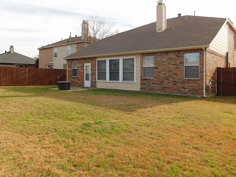 2701 Clark Dr — Photo 36