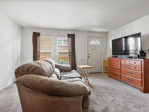 3rd image of 2728 Grunewald St