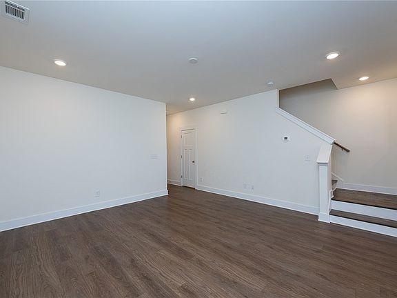 4th image of 71 Mardale Ln