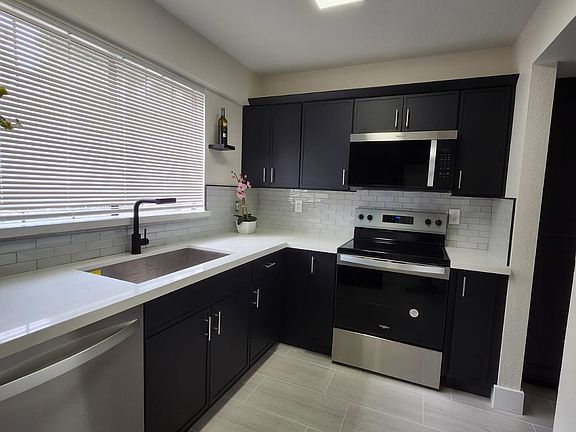 5th image of 15402 N 28th St Unit 105