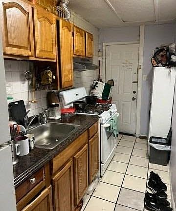 4th image of 165-21 Hillside Ave #2
