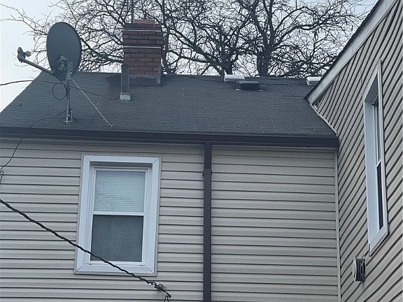 4th image of 3313 E 147th St