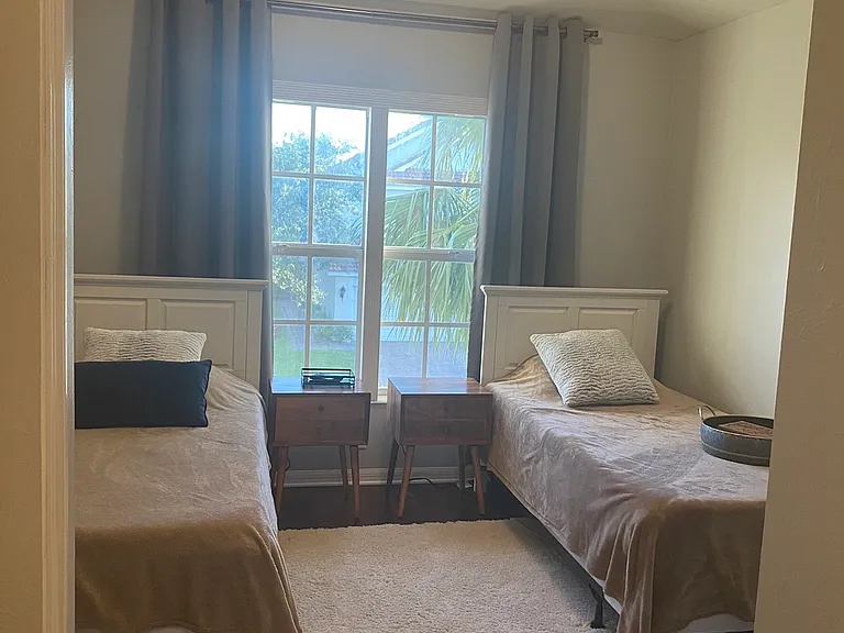 960 Hampton Cir — Photo 17