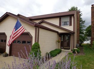 546 Topaz Ln, Brunswick, OH