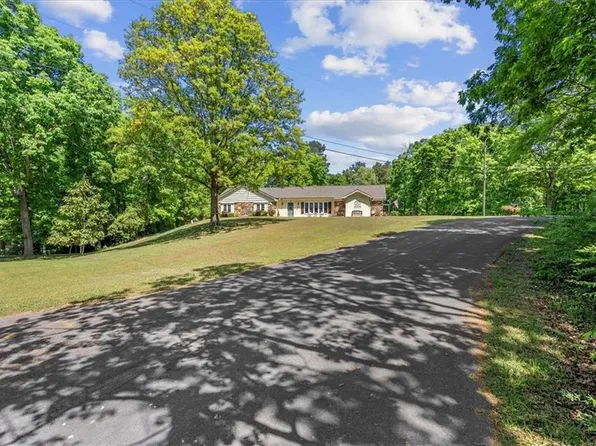 651 Camelot Cir NW, Calhoun, GA 30701