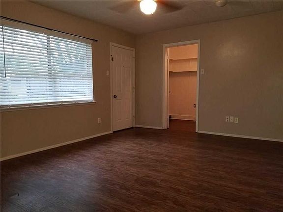 5th image of 209 Island Dr