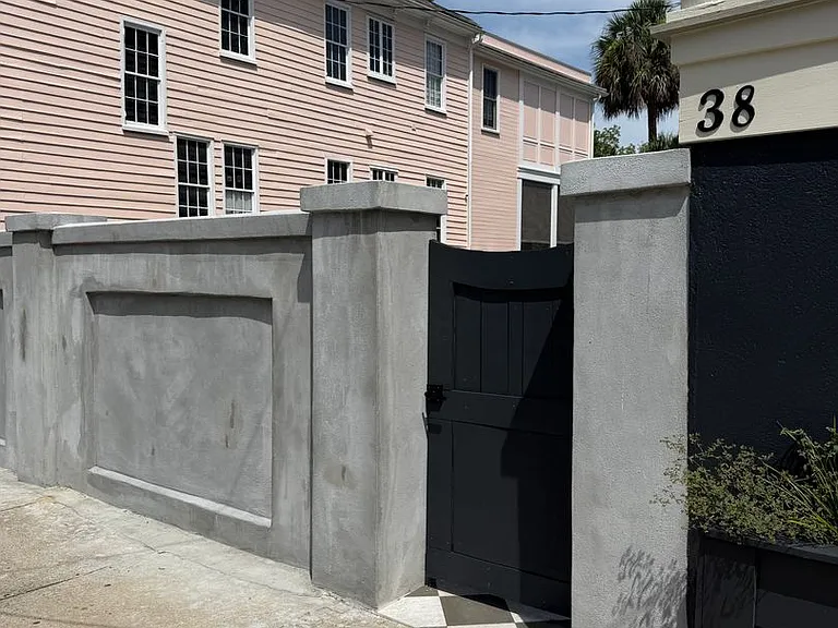 38 Bull St #D — Photo 2