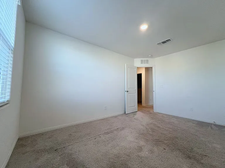 5769 Prima St — Photo 10