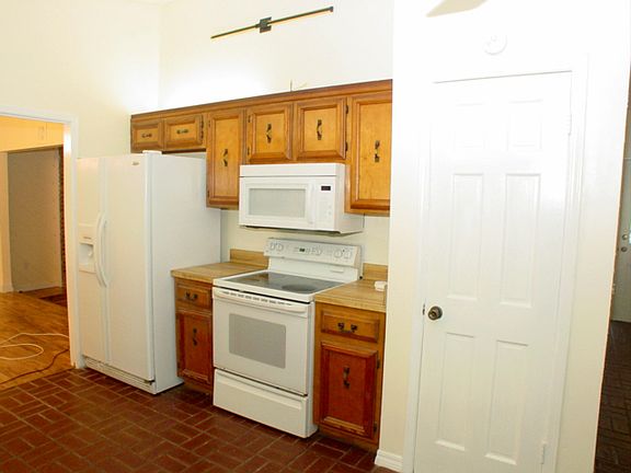 5th image of 2616 Bottomridge Dr