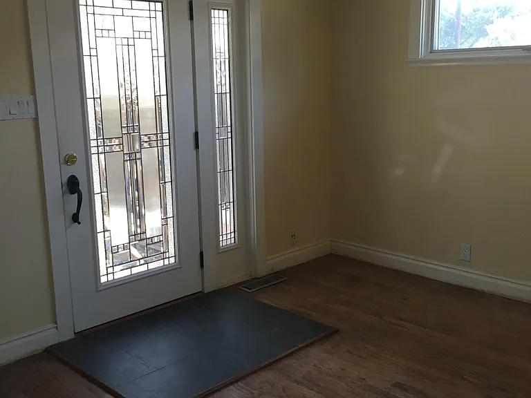 864 Lewis Ave — Photo 11