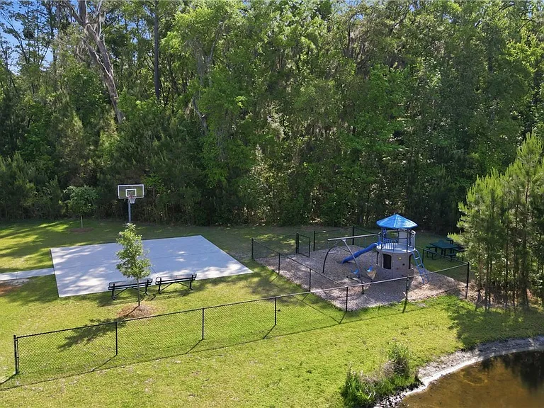 165 Brennan Dr — Photo 37