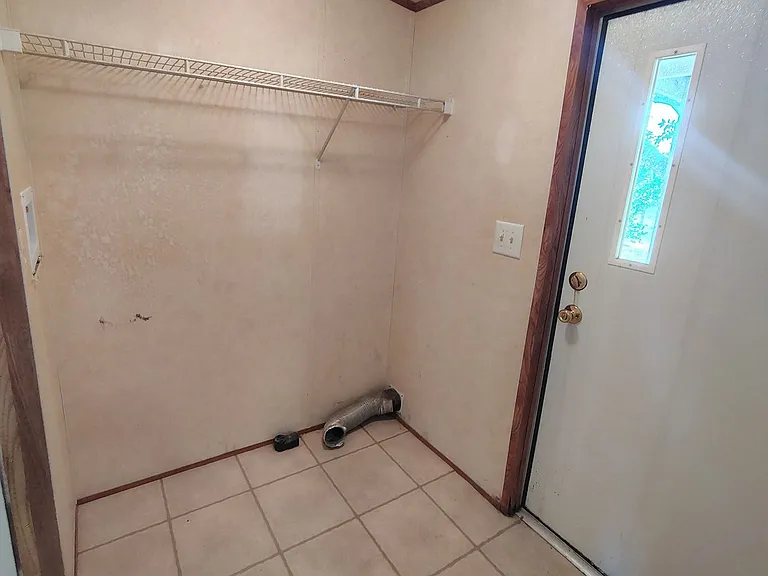 225 Community Dr #2 — Photo 17