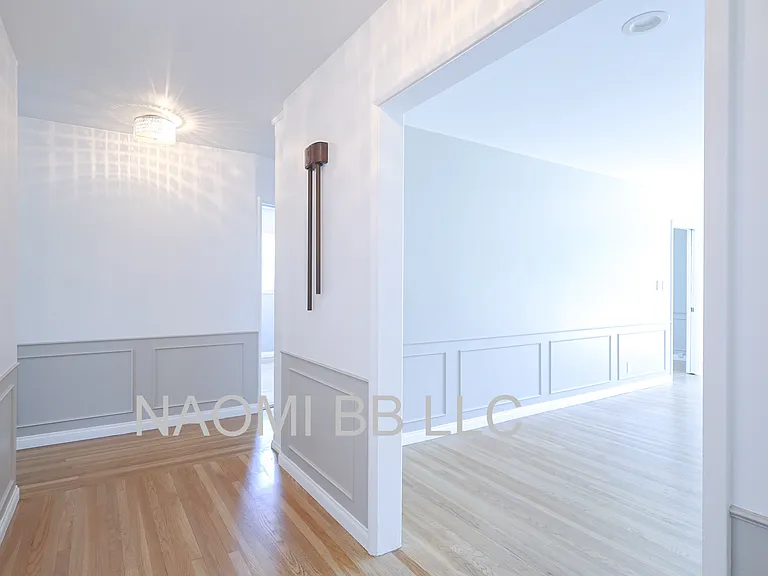 501 N Naomi St — Photo 2