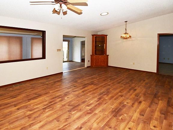 2nd image of 48 W Carmel Ct