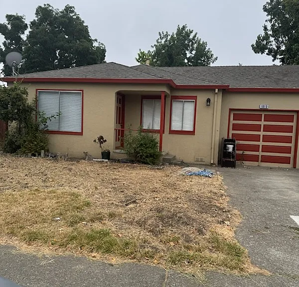 1010 Pressley St — Photo 1