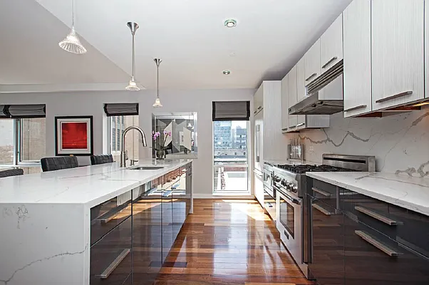 Sold by SERHANT. | media 1