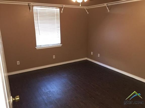 5th image of 801 Corey Dr
