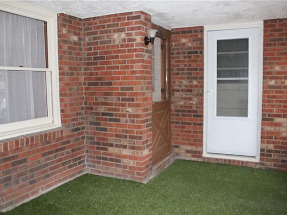 2nd image of 5305 Linda Ln