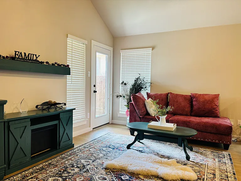 417 Rose Ave — Photo 11