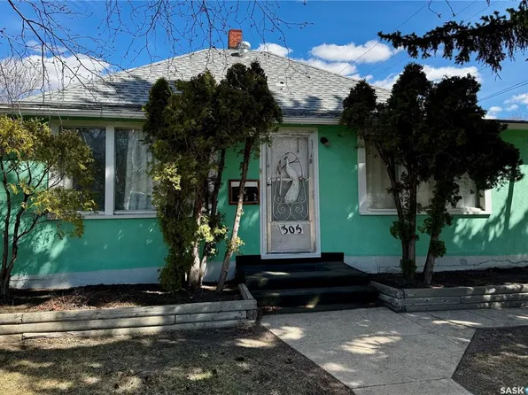305 3rd AVENUE NE, Swift Current, SK S9H 2G8