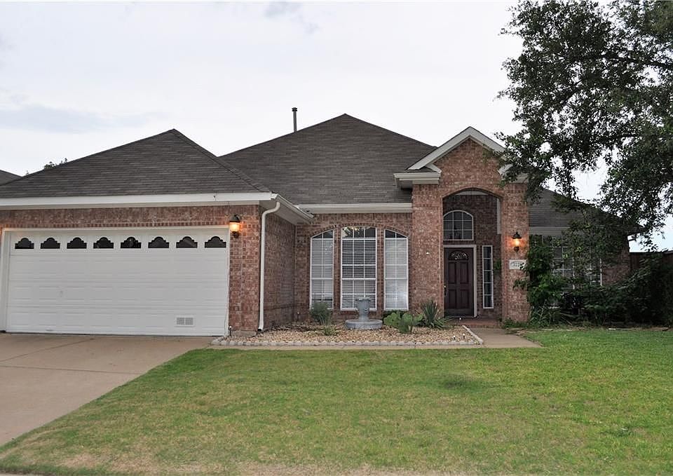 1st image of 3220 Oak Meadow Dr