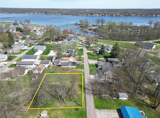 Denver Dr, Lake Milton, OH 44429
