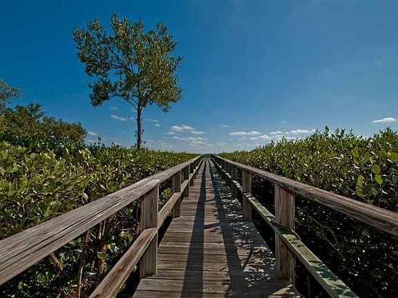 5th image of 1653 Sea Breeze Dr