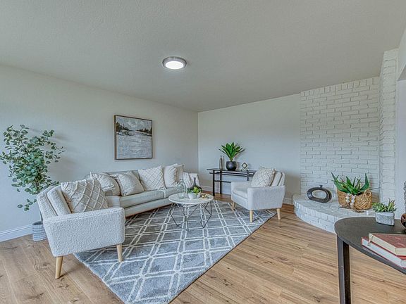 5th image of 344 Pueblo Dr