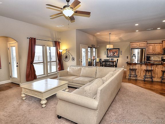2nd image of 20482 E 35th Pl