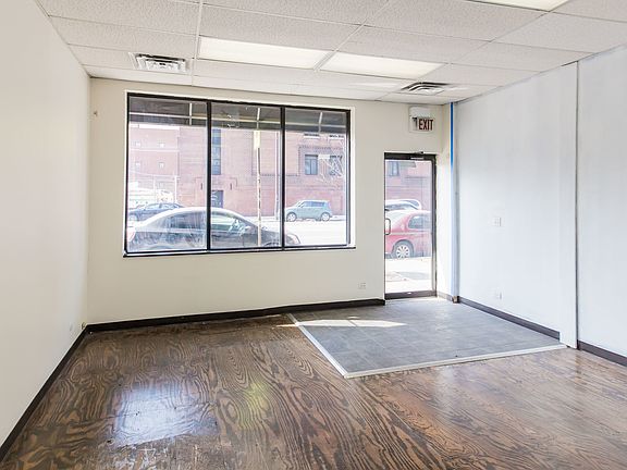3rd image of 1041 N Western Ave