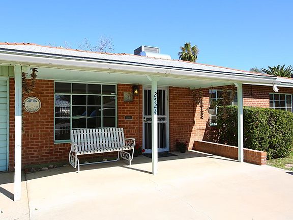 2nd image of 2524 E Glenrosa Ave