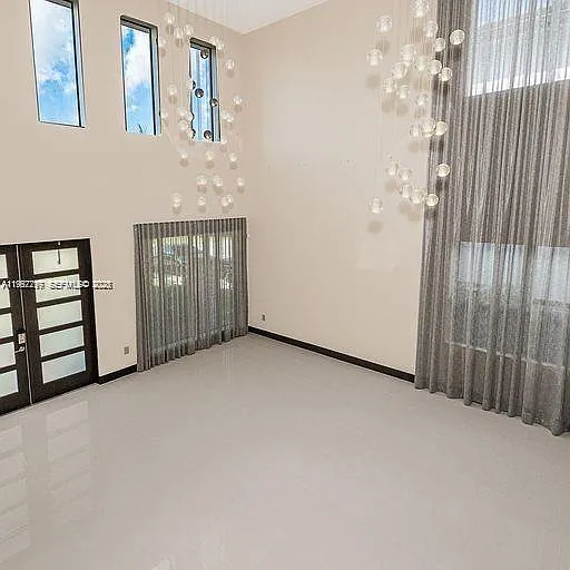 4 bed, 2847 sqft, $6,500 — Photo 4