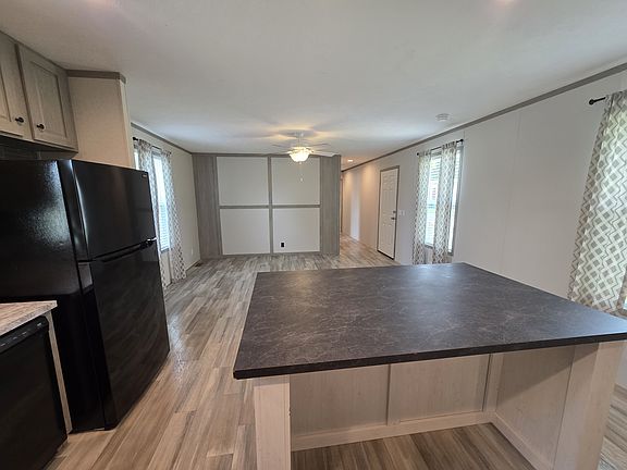 3rd image of 700 W Ridgeway Ave #126
