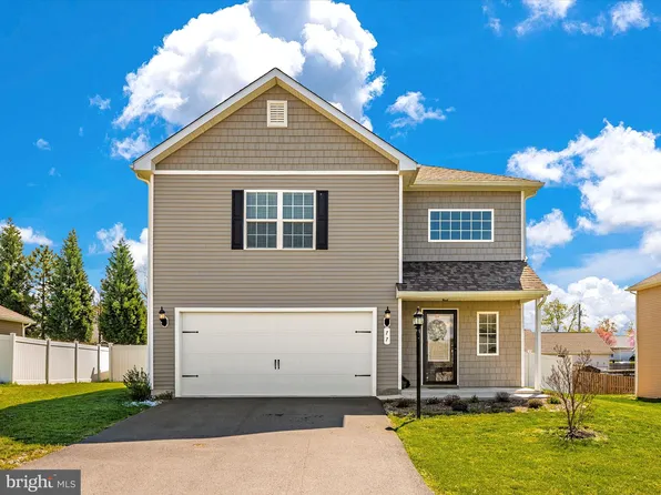 77 Calder St, Martinsburg, WV 25401