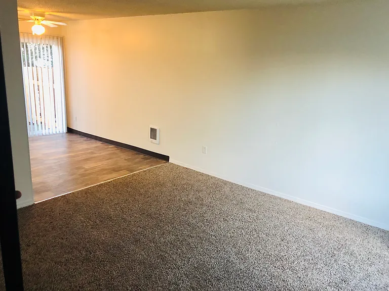 The Oaks Apartments — Photo 30