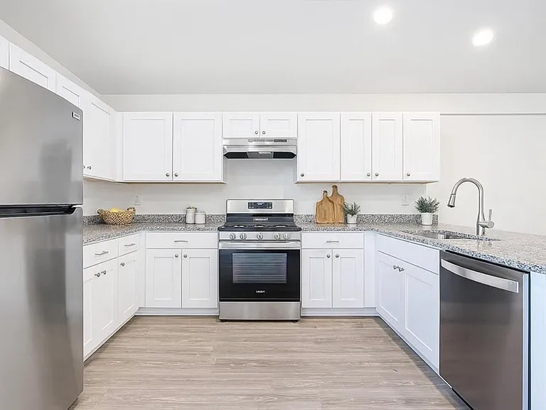 2106 Fernwood St #2106 — Photo 4