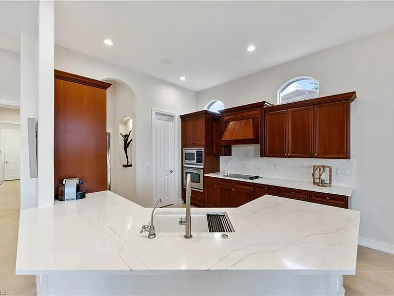 8950 Shenendoah Cir — Photo 10