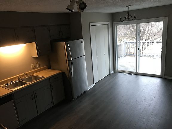 3rd image of 4632-4634 Lake Valley Ln