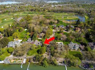 2900 Lakewoods Ct, West Bloomfield, MI 48324