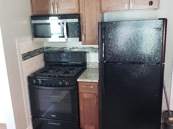 2nd image of 54 Grote St #2