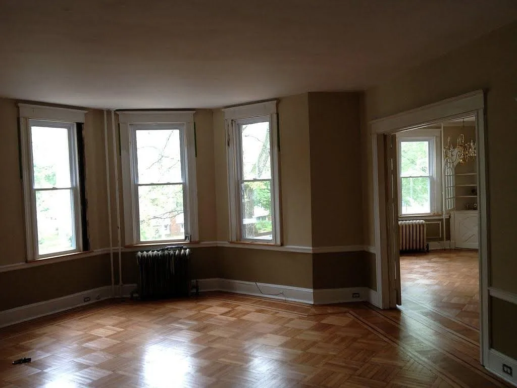 331 E University Parkway — Photo 2