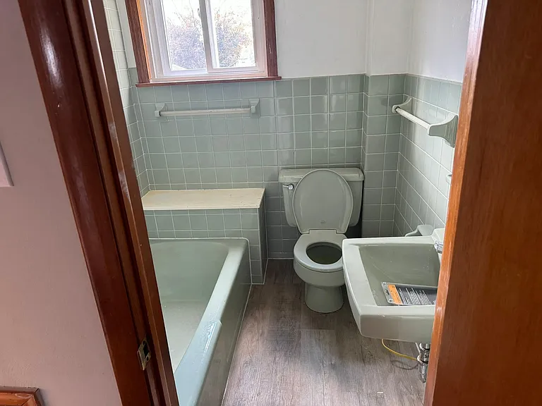 34 Roosevelt St — Photo 9