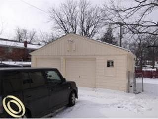 4th image of 162 Pioneer Ave