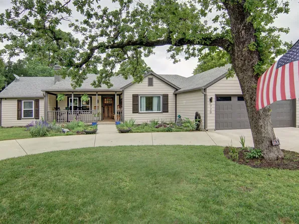 720 Merritt St, River Oaks, TX 76114