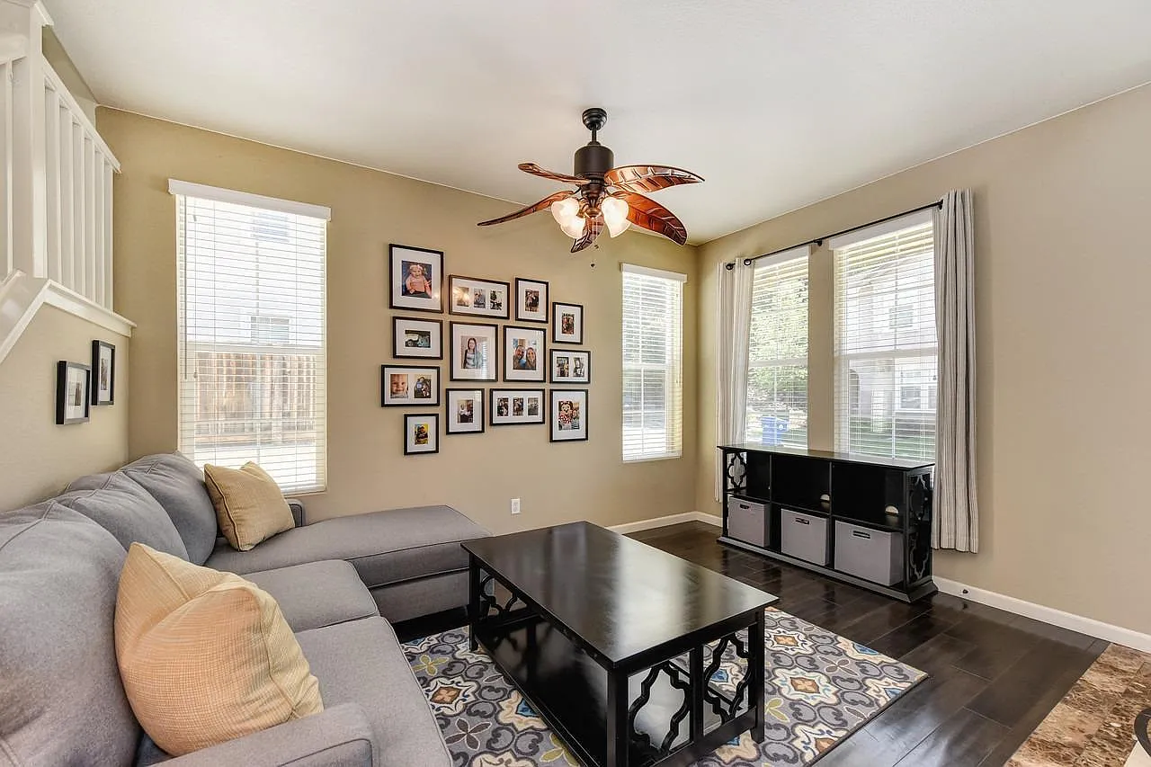 4 bed, 1998 sqft, $3,250 — Photo 4