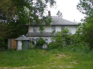 48 E Currier Rd, Freeport, IL 61032